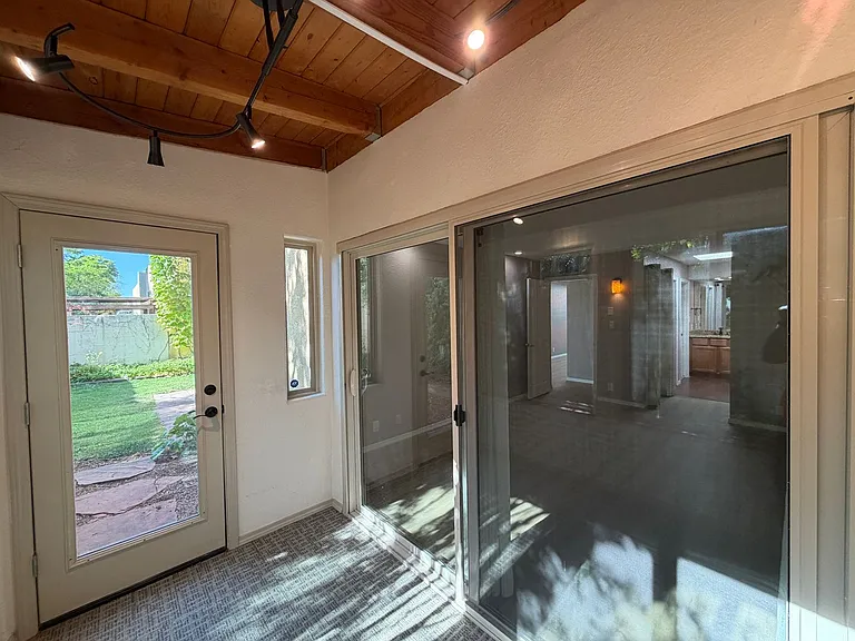 7924 Woodridge Dr NE — Photo 17