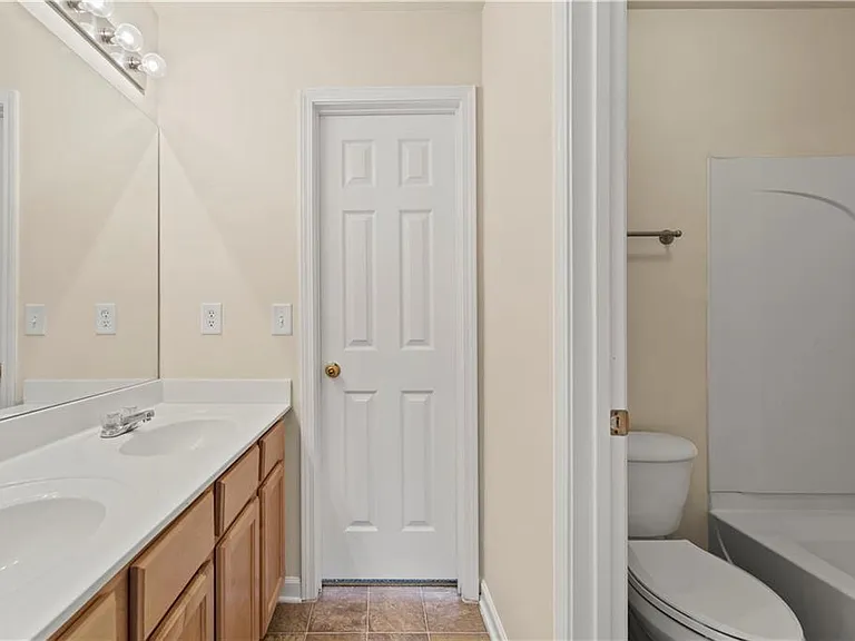 5351 Heyward Pl SW — Photo 31
