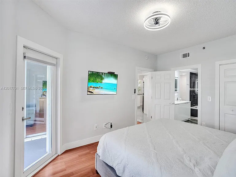 3245 NE 184th St #13305 — Photo 9