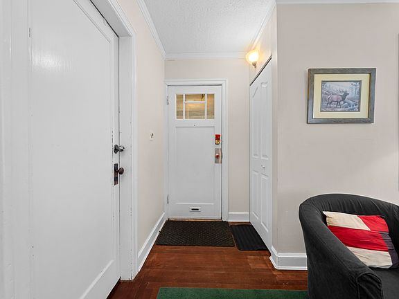 3rd image of 545 Skeena St