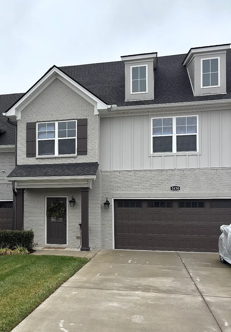3 bed, 2.5 bath, 2878 sqft, $3,100 — Photo 1