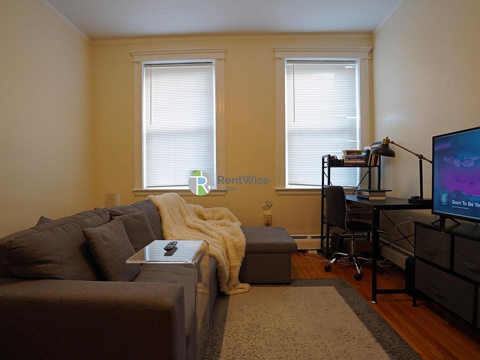1st image of 1842 Commonwealth Ave APT 11