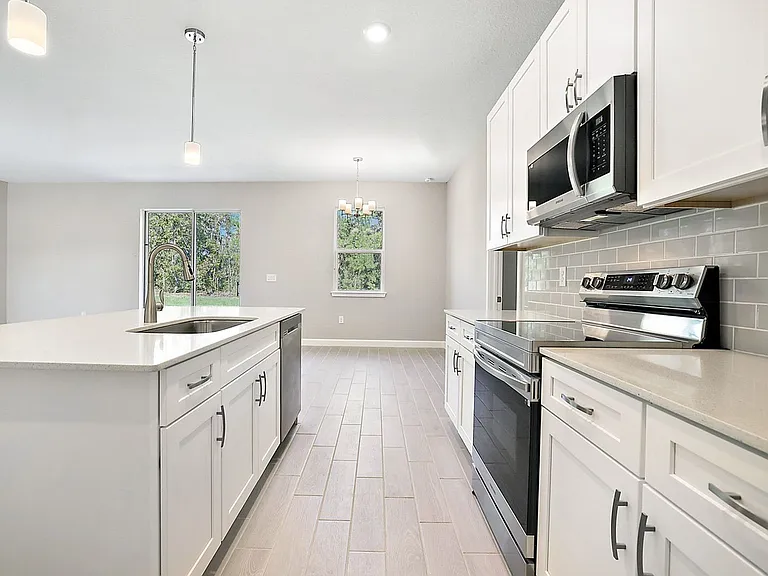1818 Diplomat Pkwy W — Photo 4