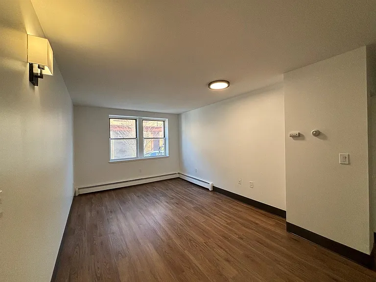 1 Franklin St #305 — Photo 1