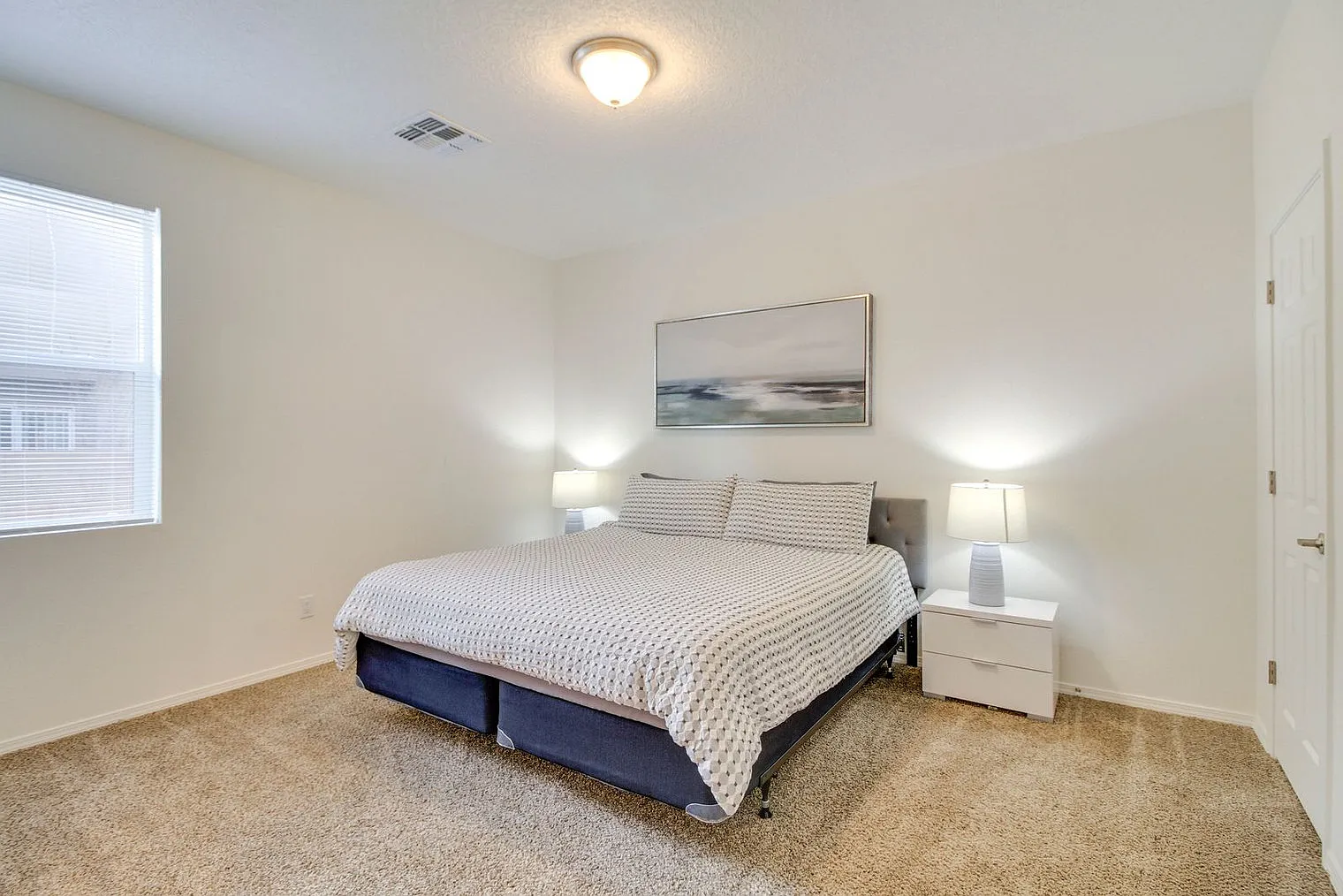 4 bed, 2.0 bath, 1539 sqft, $4,120 — Photo 4