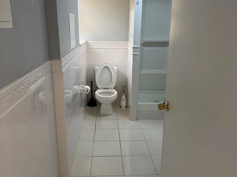 2428 Drexel St — Photo 24