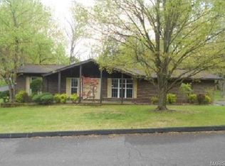 1703 Westview Dr, Imperial, MO 63052