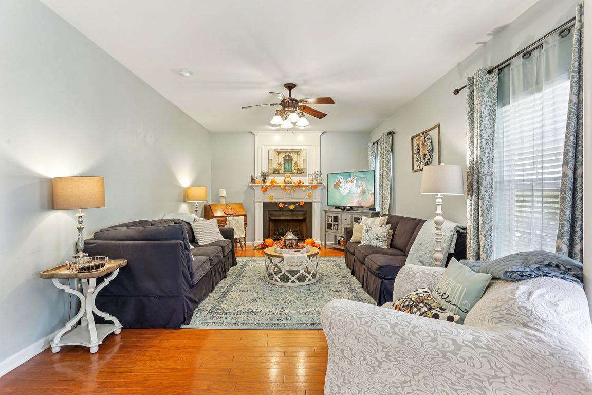 next background image