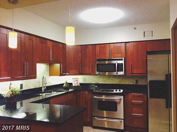 4th image of 1300 Crystal Dr APT 1006S