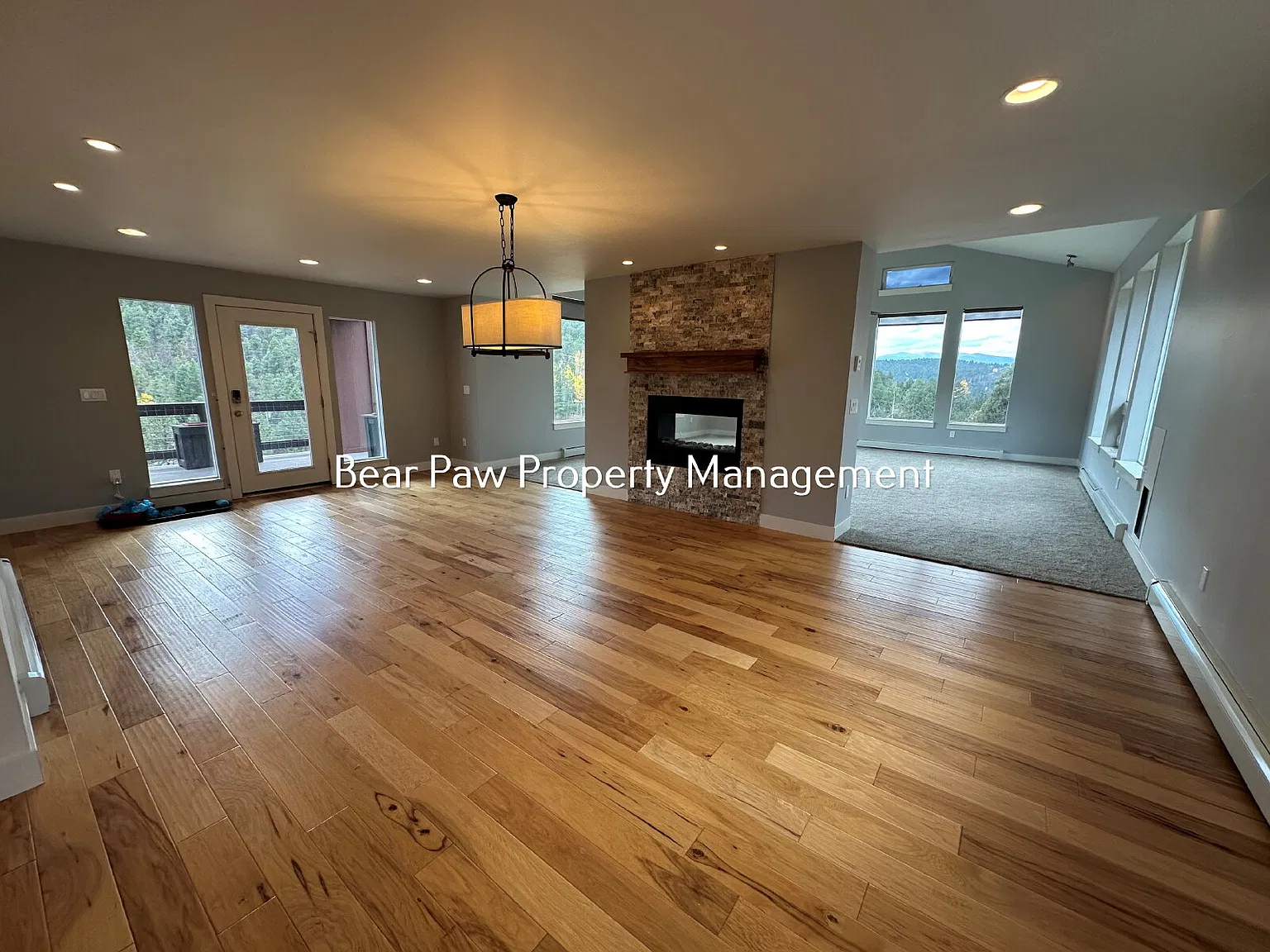 4 bed, 3.5 bath, 3704 sqft, $4,000 — Photo 2
