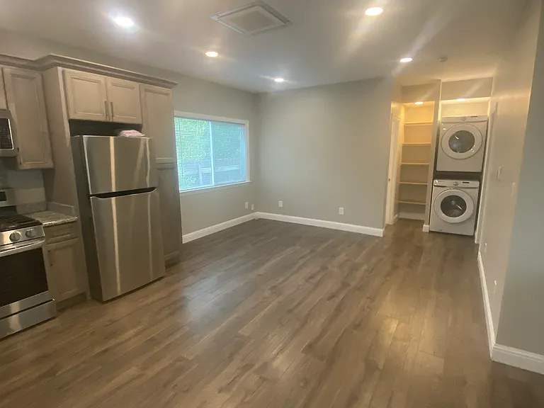2181 Shurtleff Ave #3 — Photo 4