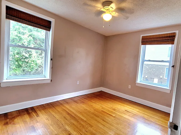 405 E 5th St #C3 — Photo 19