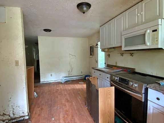 3rd image of 18720 Slough Lane SE