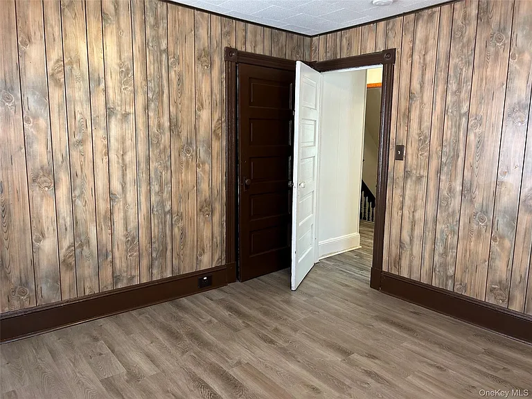 84 Orange Ave — Photo 15