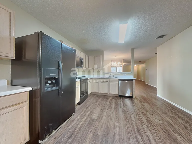 5200 Emmeryville Ln — Photo 4