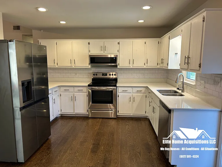1645 Pilgrim Rd — Photo 2