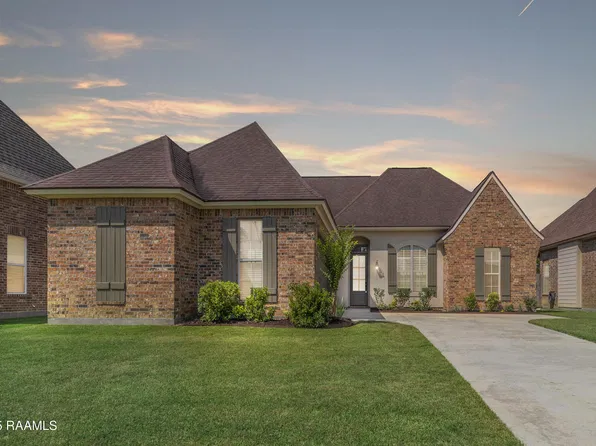 304 Capstone Xing, Lafayette, LA 70506
