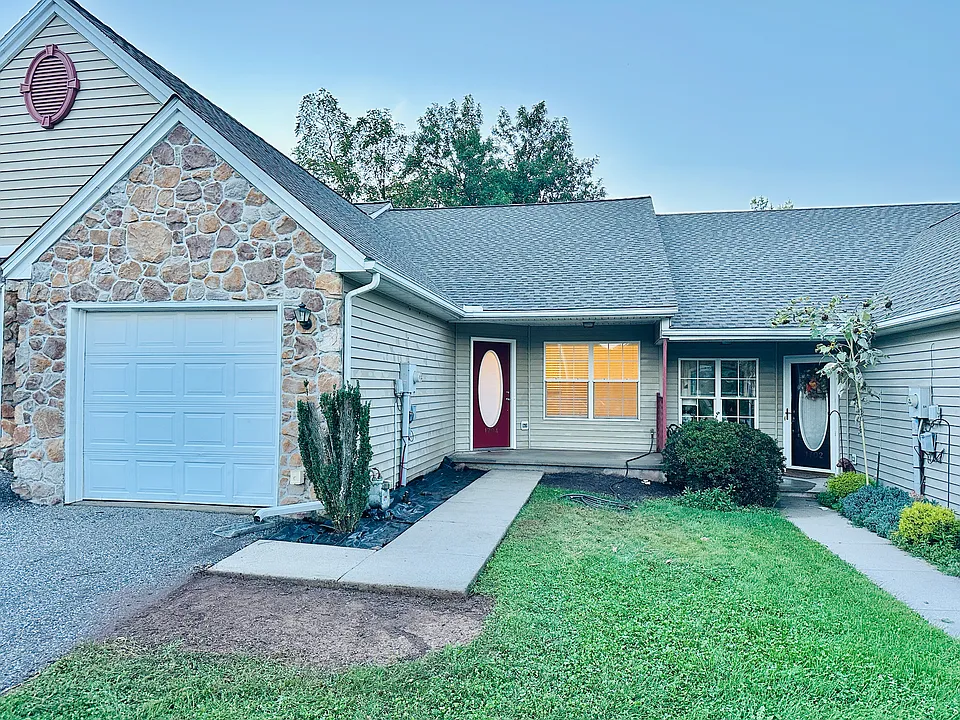 1704 Boxwood Ct