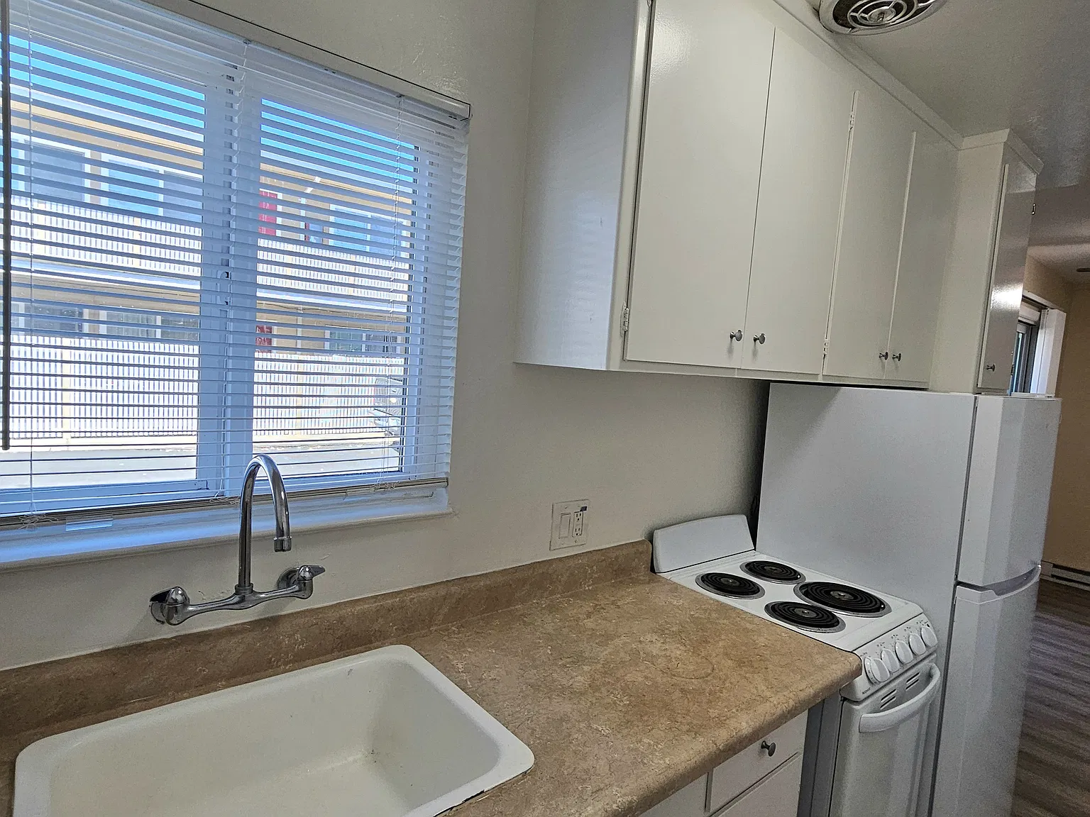 Studio, $2,250 — Photo 4