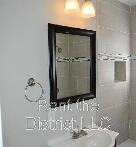 707 Kennedy St NE — Photo 8