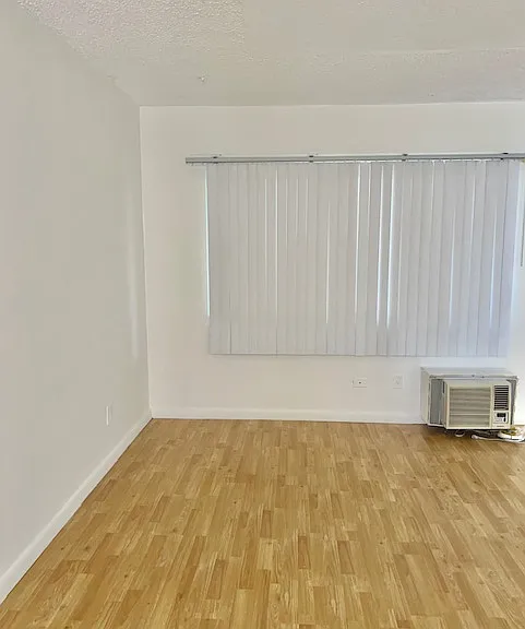 4804 Franklin Ave #8 — Photo 7