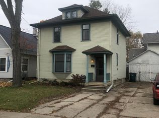 225 Rumsey Ave, Lansing, MI 48912