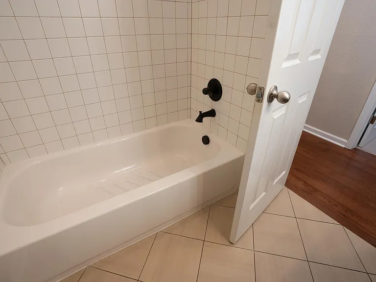 2nd Full Bathroom