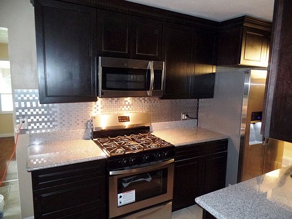 3rd image of 10615 Kilbourn Dr