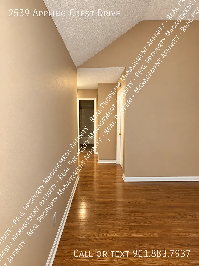 Coming Soon November 1 | Spacious 3 Bedroom, 2 Bathroom Home With Garage In Memphis — Photo 4