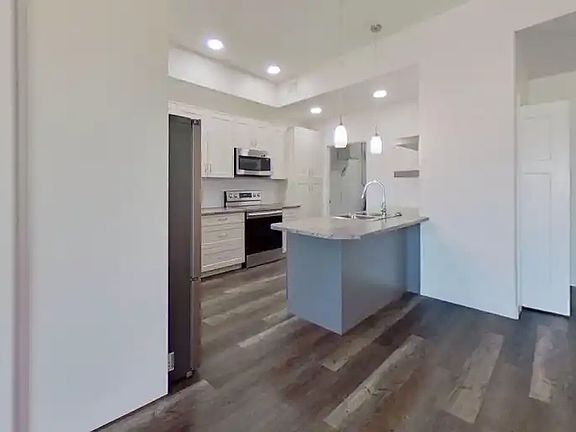 3rd image of 439 Makenny St #205