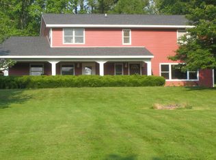 10 E Lake Dr, Murphysboro, IL 62966