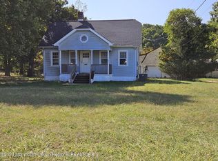 721 Squankum Yellowbrook Rd, Farmingdale, NJ 07727