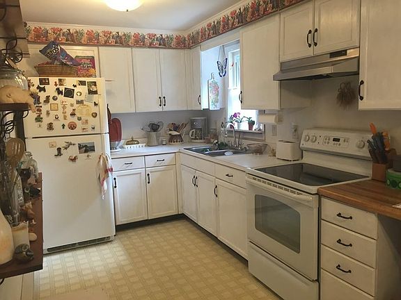 3rd image of 90 N Union St
