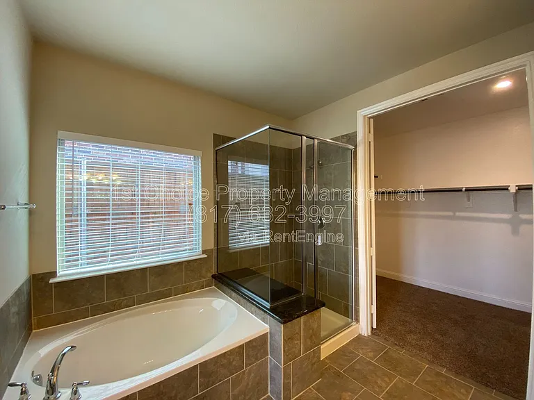 927 Bentley Dr — Photo 21