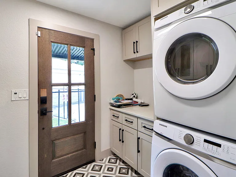 6039 McKnight St — Photo 22