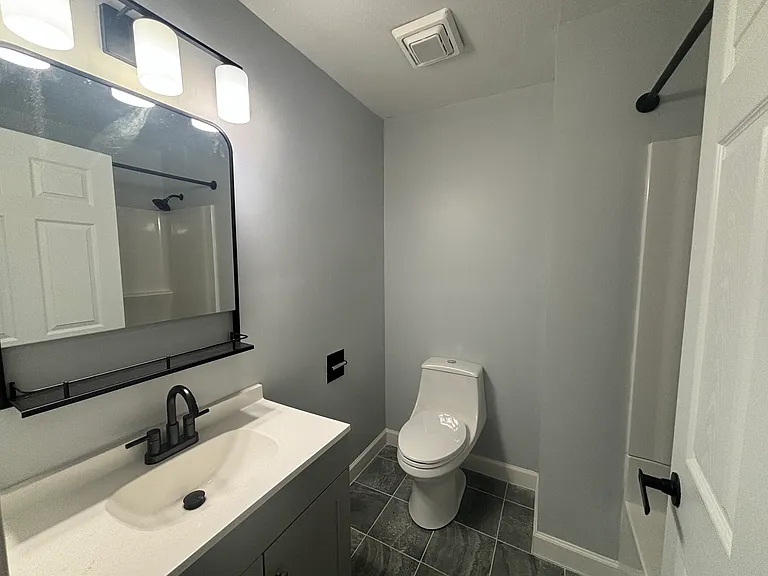 2310 Lindbergh Blvd — Photo 6