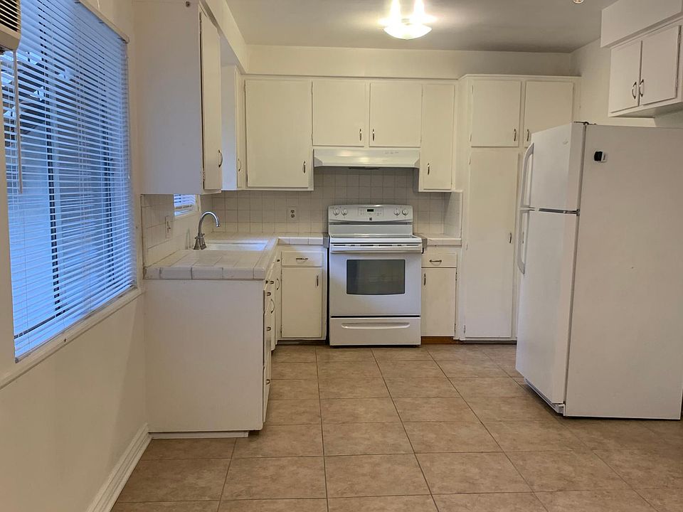1st image of 13931 Bessemer St APT 1