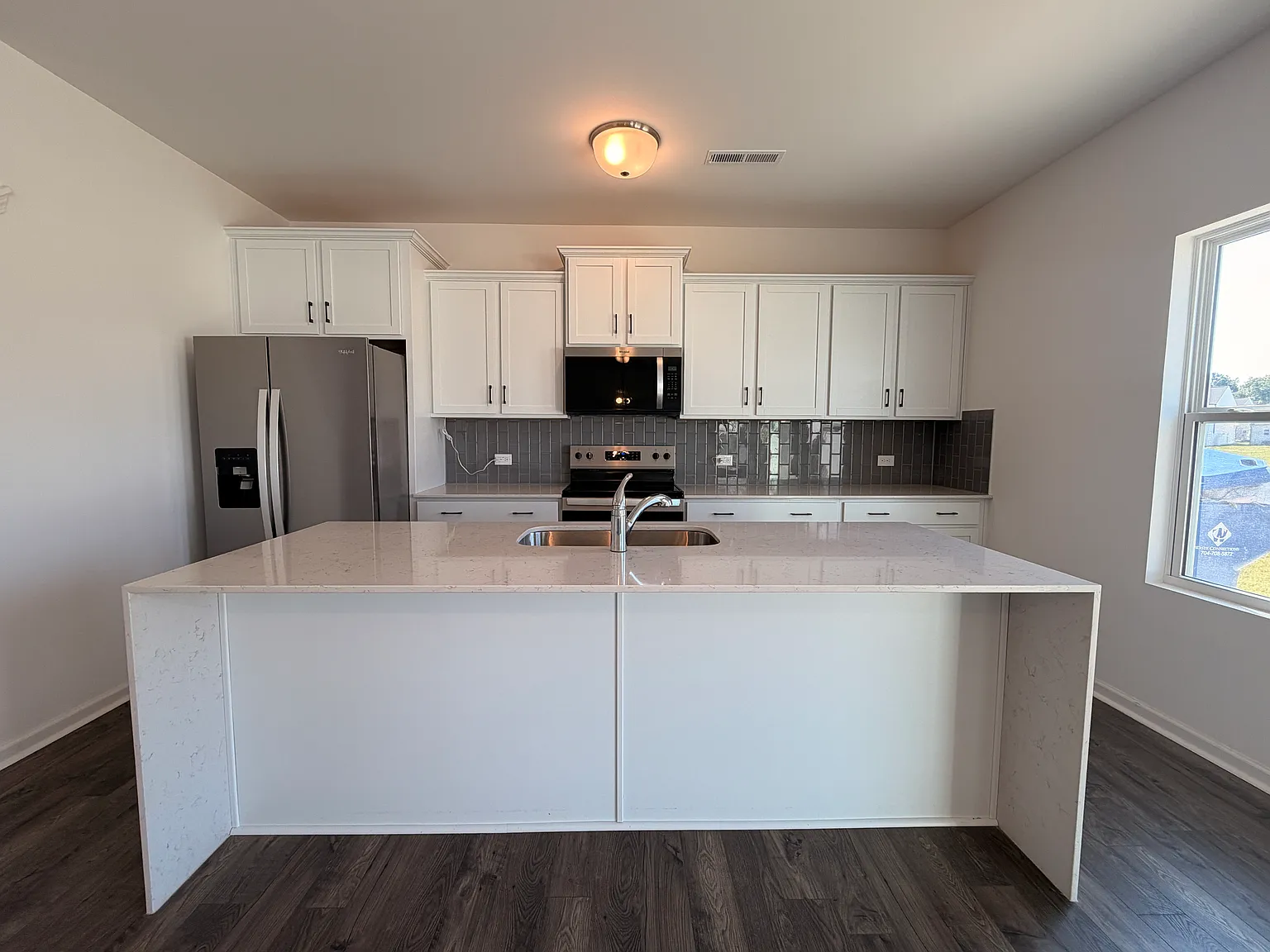 4 bed, 2108 sqft, $2,600 — Photo 4
