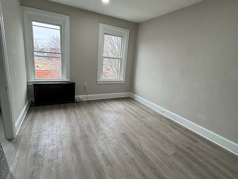 527 W Orange St #8 — Photo 12