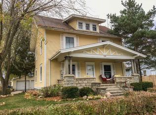 310 5th St SW, Waverly, IA 50677