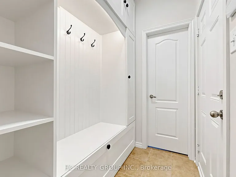 465 Woodspring Ave — Photo 13