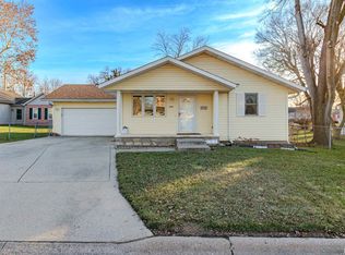 1404 Hamilton St, Pekin, IL 61554