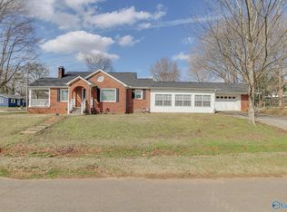 715 South St, Moulton, AL 35650