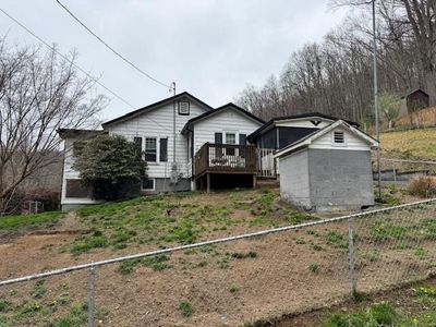420 Old Country Rd, Naoma, WV, 25140