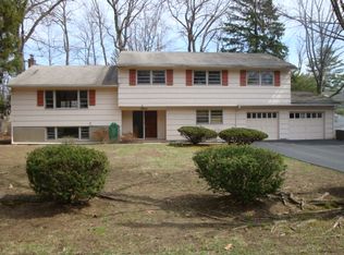 12 Chelsea Ct, Hillsdale, NJ 07642