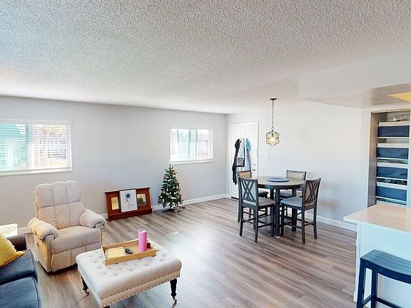 2nd image of 105 W 47th Avenue Dr