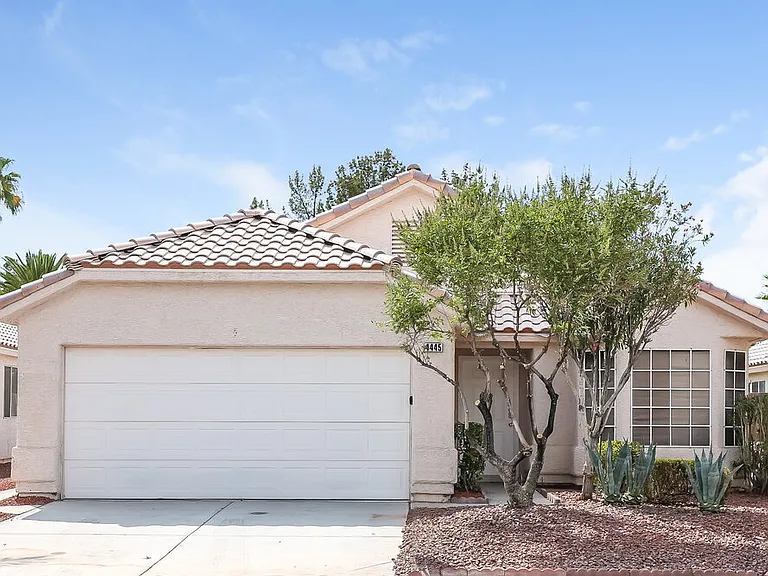 4445 Cielo Ln — Photo 1