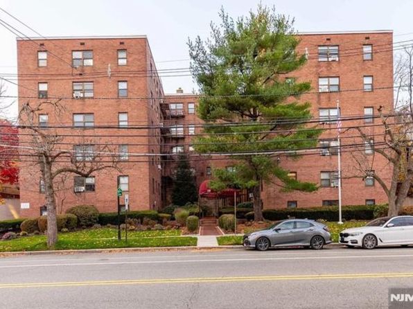 130 Orient Way APT 1E