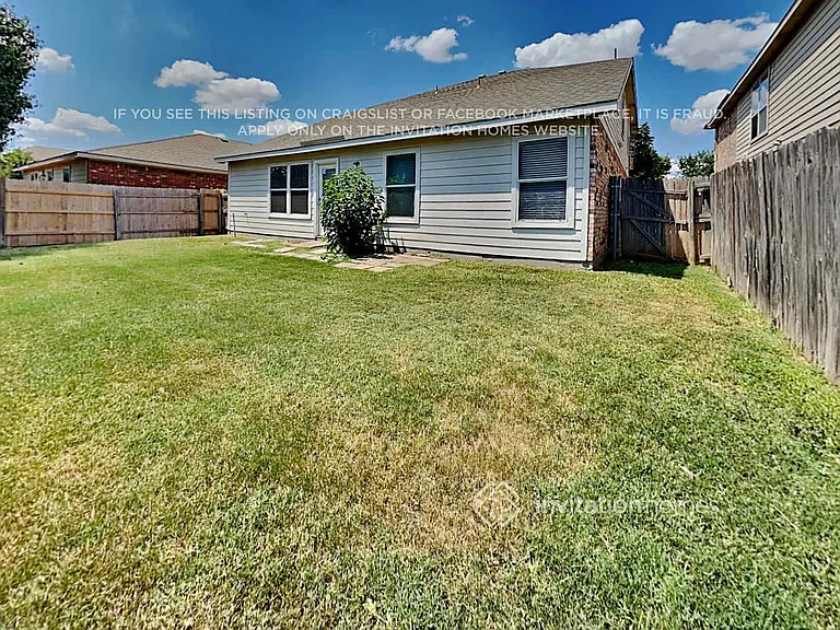 10404 Hideaway Trl — Photo 10