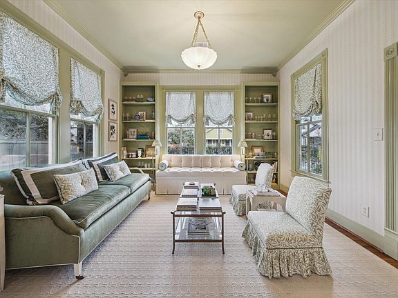 2nd image of 307 Archer St
